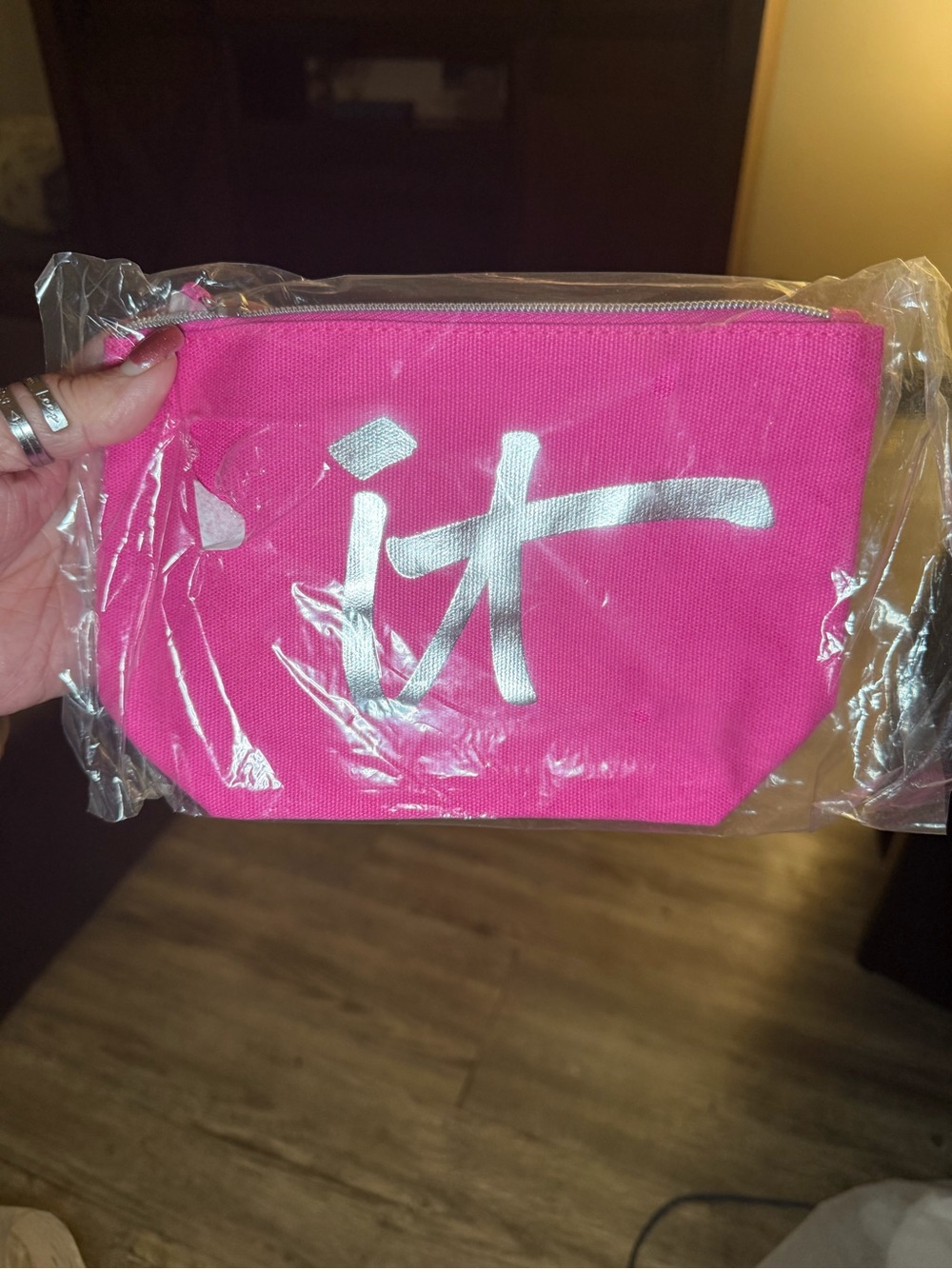 IT cosmetics Pink Cosmetic Pouch - Women's Accessory 8X6